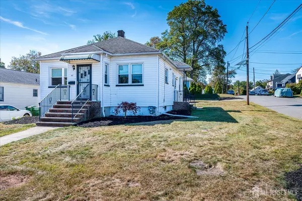 Edison, NJ 08817,92 Lake View BLVD