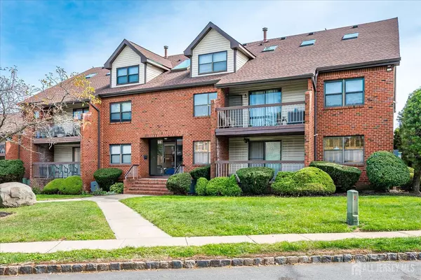 95 Beverly Hill TER #E, Woodbridge Proper, NJ 07095