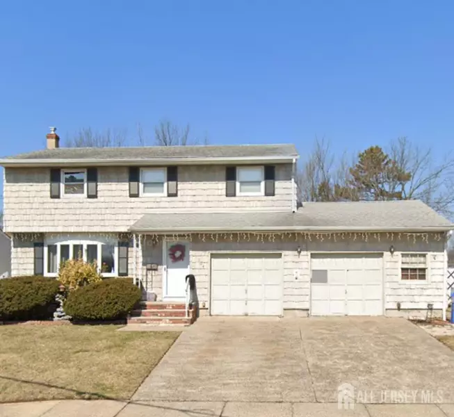 204 Marlin DR, Fords, NJ 08863