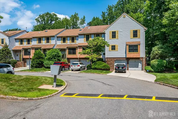 4807 Stonehedge RD, Edison, NJ 08820