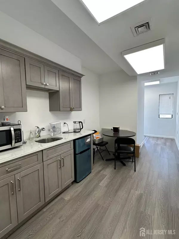 Metuchen, NJ 08840,233 Central AVE #FL 1