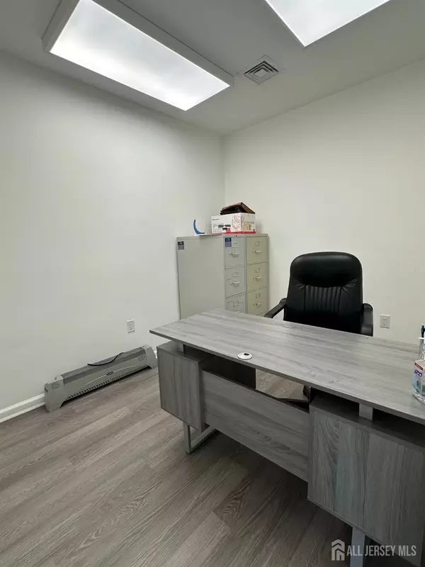 Metuchen, NJ 08840,233 Central AVE #FL 1