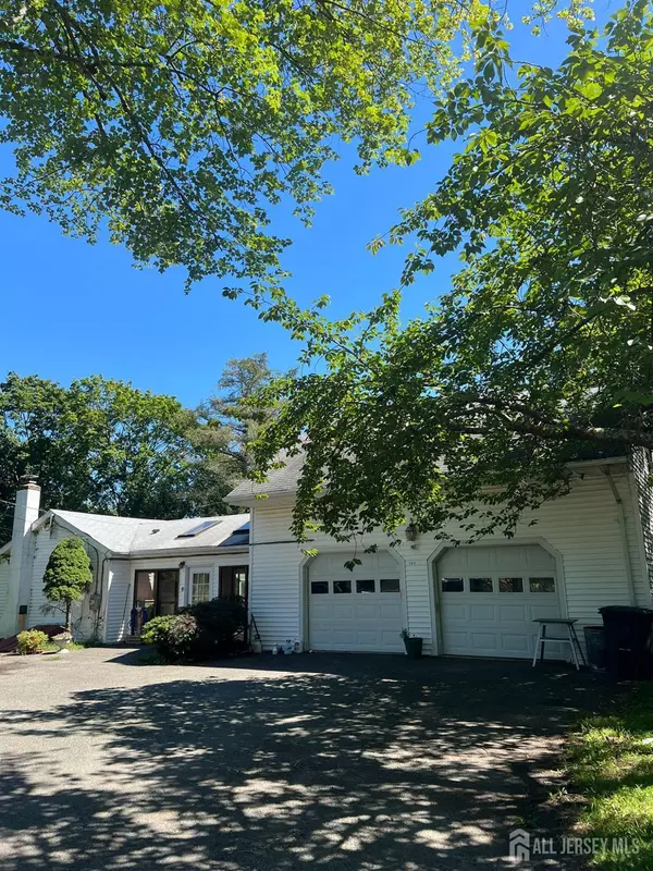 265 Friendship RD, Cranbury, NJ 08812