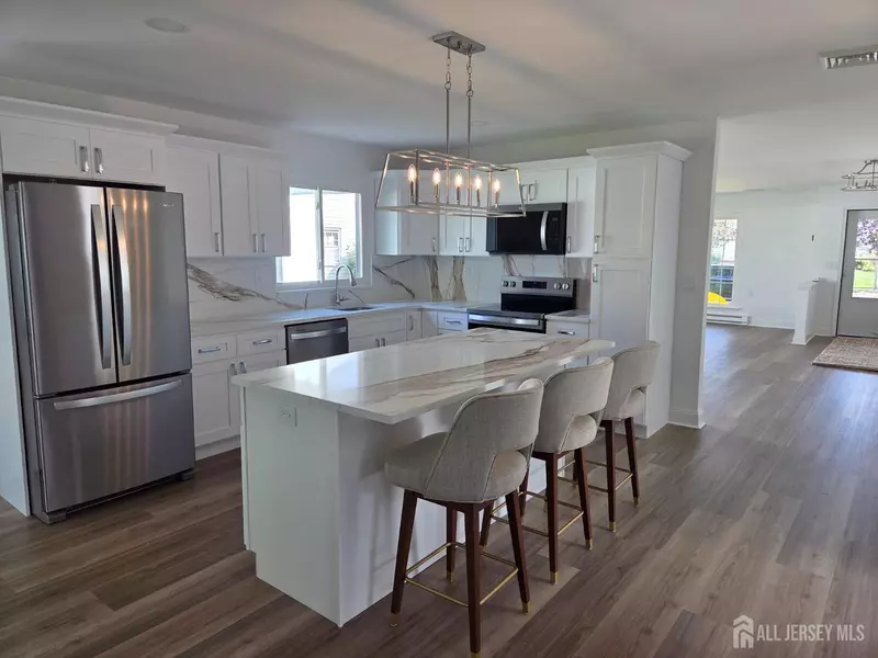 93 Mansfield AVE, Manchester, NJ 08759