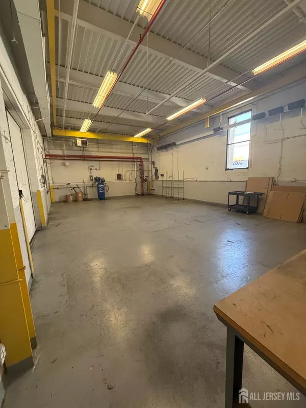 South Plainfield, NJ 07080,3461 S Clinton AVE S