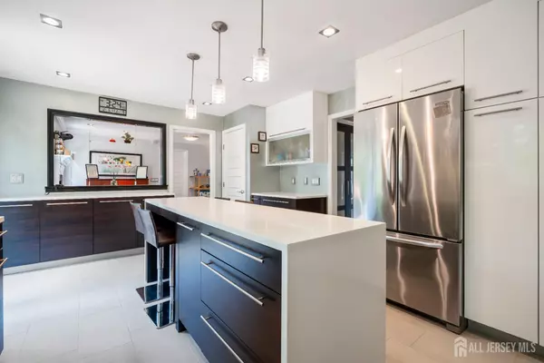 East Brunswick, NJ 08816,6 Schindler CT