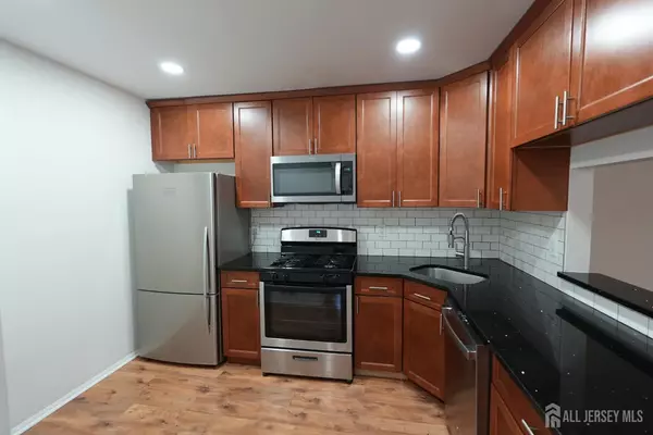 East Brunswick, NJ 08816,41 Morgan PL