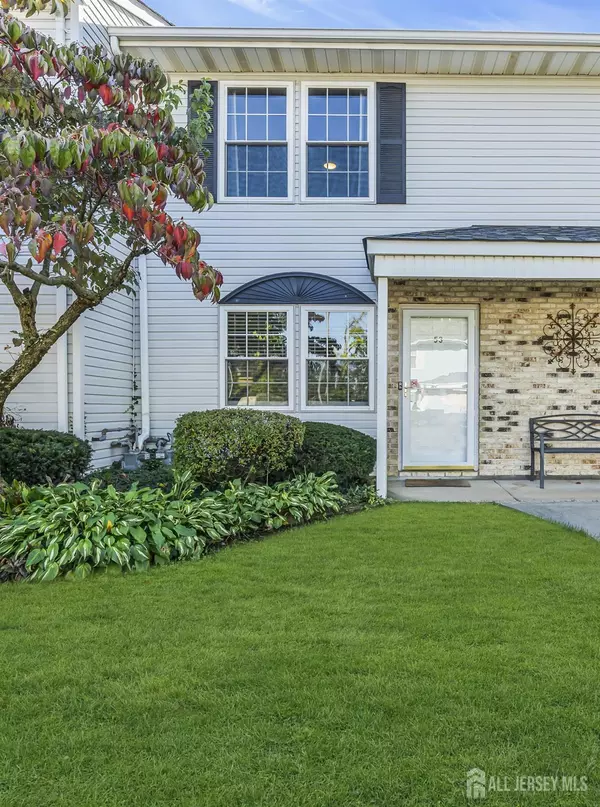 Aberdeen, NJ 07721,82 Cliffwood AVE #53G