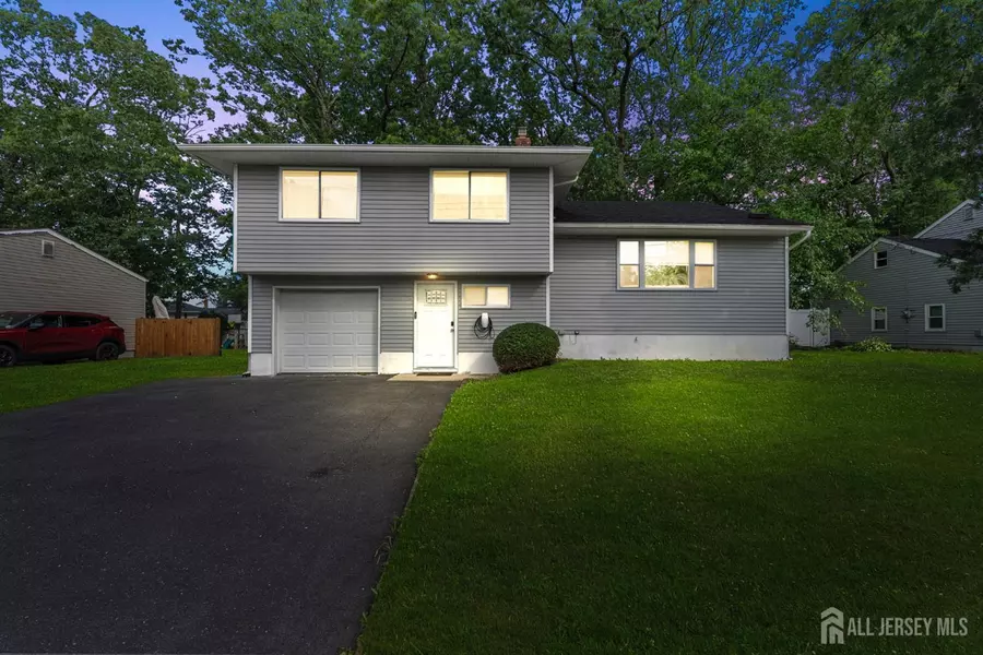 26 Half Acre RD, Jamesburg, NJ 08831