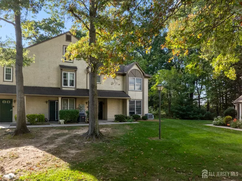 107 Commons DR, East Brunswick, NJ 08816