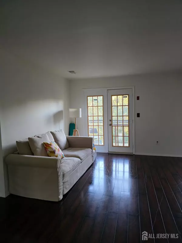 Iselin, NJ 08830,1706 Green Hollow DR