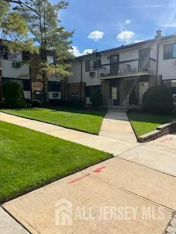 1307 Cricket LN, Woodbridge Proper, NJ 07095