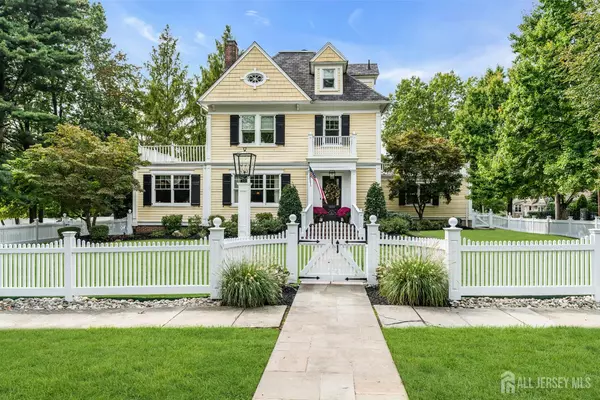 Metuchen, NJ 08840,31 Oak AVE