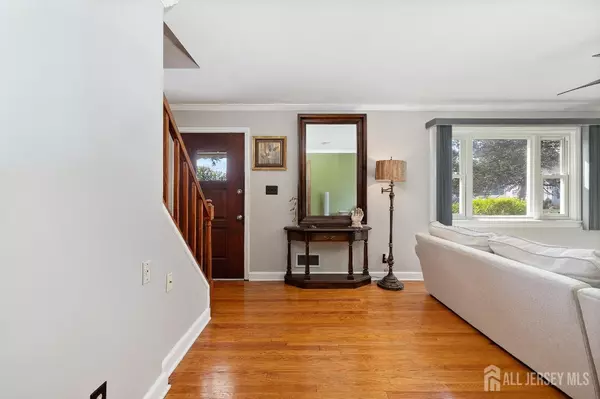 Roselle Park, NJ 07204,515 Beechwood AVE