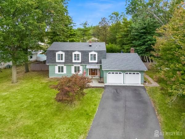 5 Boxwood RD, Piscataway, NJ 08854