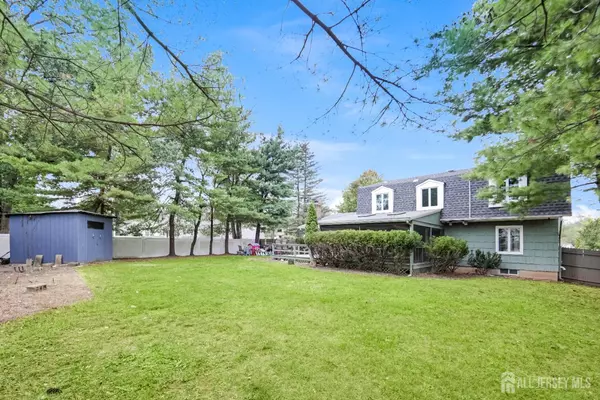 Piscataway, NJ 08854,5 Boxwood RD