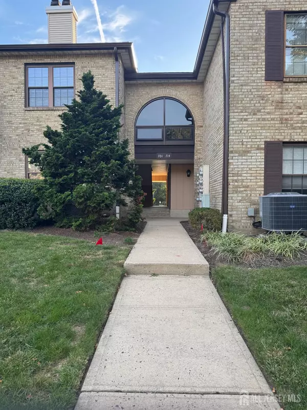 Matawan, NJ 07747,704 WELLINGTON ST