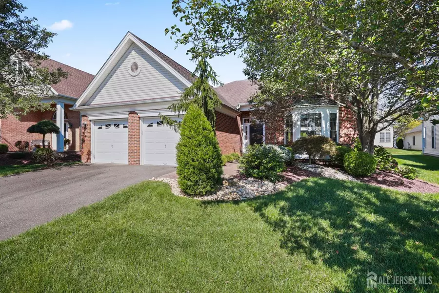 6 Glen Eagles WAY, Monroe, NJ 08831