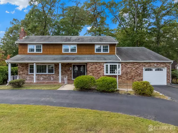 4 Colin ST, East Brunswick, NJ 08816