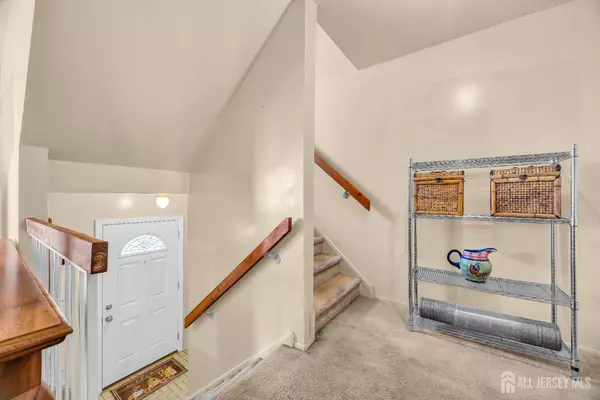 Perth Amboy, NJ 08861,303 Holly DR