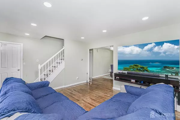 Woodbridge Proper, NJ 07095,47 Willry ST