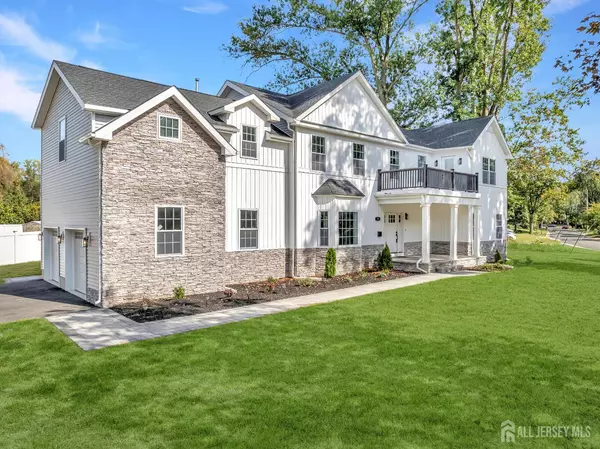 38 Louise DR, East Brunswick, NJ 08850