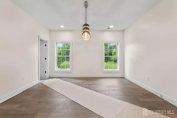 East Brunswick, NJ 08850,38 Louise DR