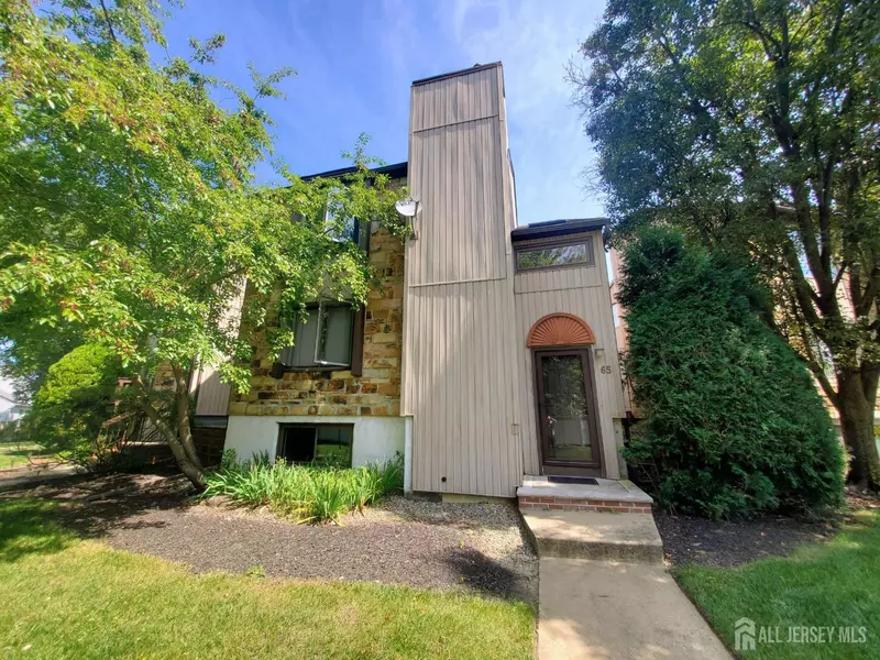 65 Diamond LN, Old Bridge, NJ 08857