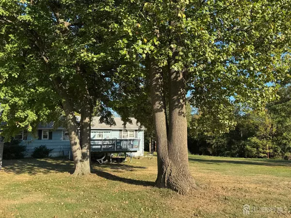 Edison, NJ 08837,97 Howard AVE