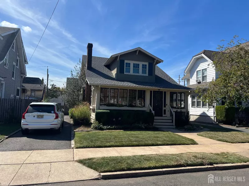 14 Edgeworth PL, New Brunswick, NJ 08901