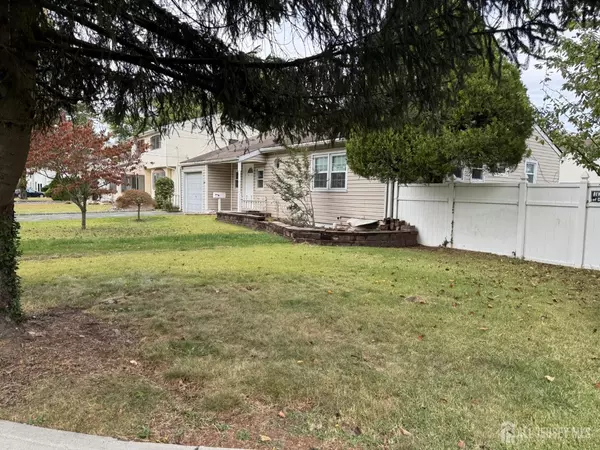 Edison, NJ 08817,392 Durham AVE