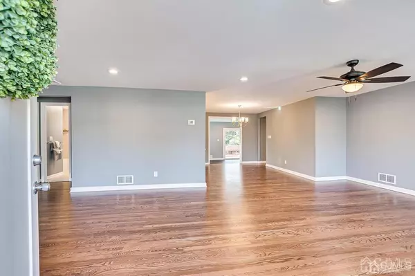 Metuchen, NJ 08840,42 Norris AVE