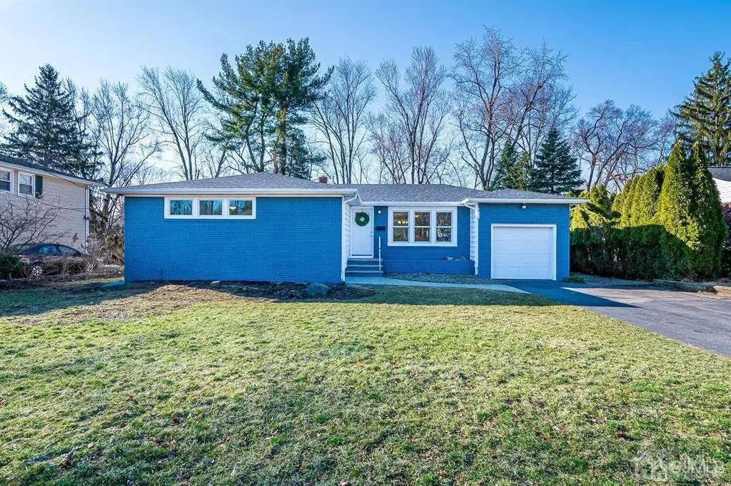 Metuchen, NJ 08840,42 Norris AVE