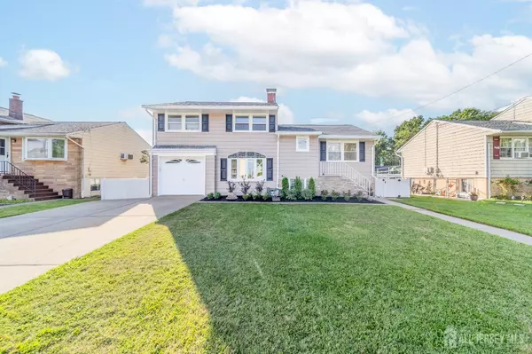 63 Jackson AVE, Carteret, NJ 07008