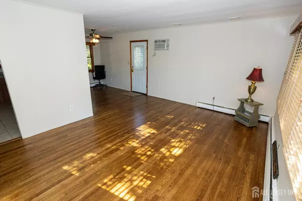 Sayreville, NJ 08879,503 Woodland AVE