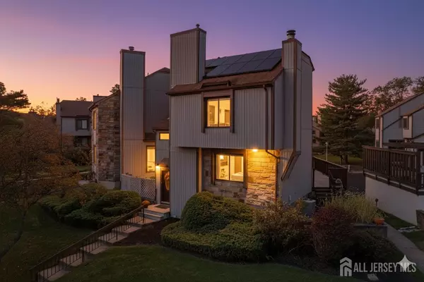 160 Goldmine LN, Old Bridge, NJ 08857