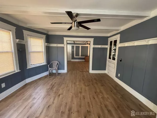 Dunellen, NJ 08812,220 S Washington AVE