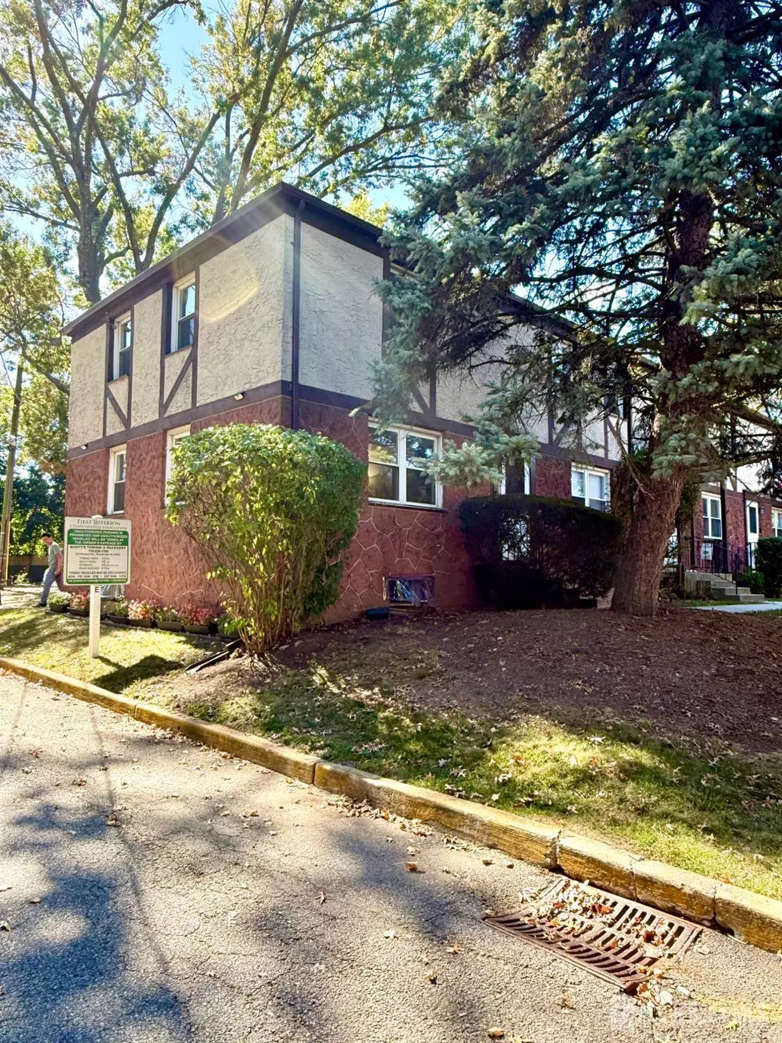 Metuchen, NJ 08840,265 Newman ST