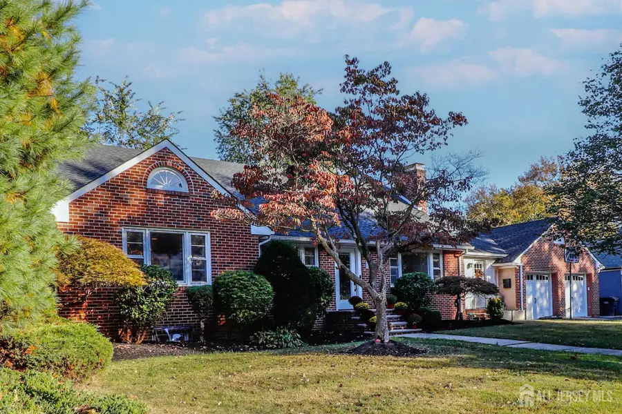 82 Kempson PL, Metuchen, NJ 08840