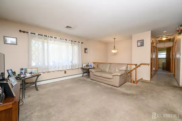 East Brunswick, NJ 08816,41 Coolidge AVE