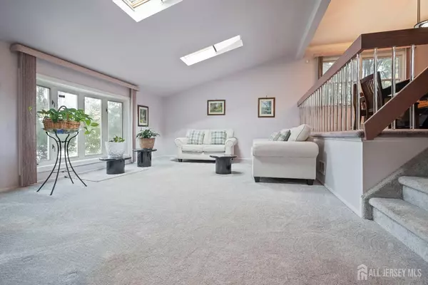 East Brunswick, NJ 08816,12 Dunston DR