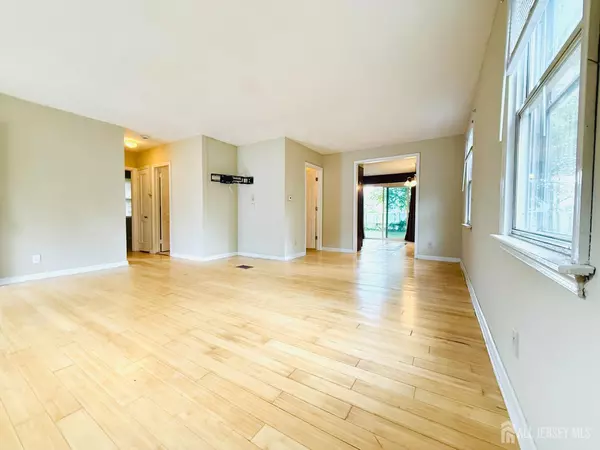 Cherry Hill, NJ 08034,115 Edison RD