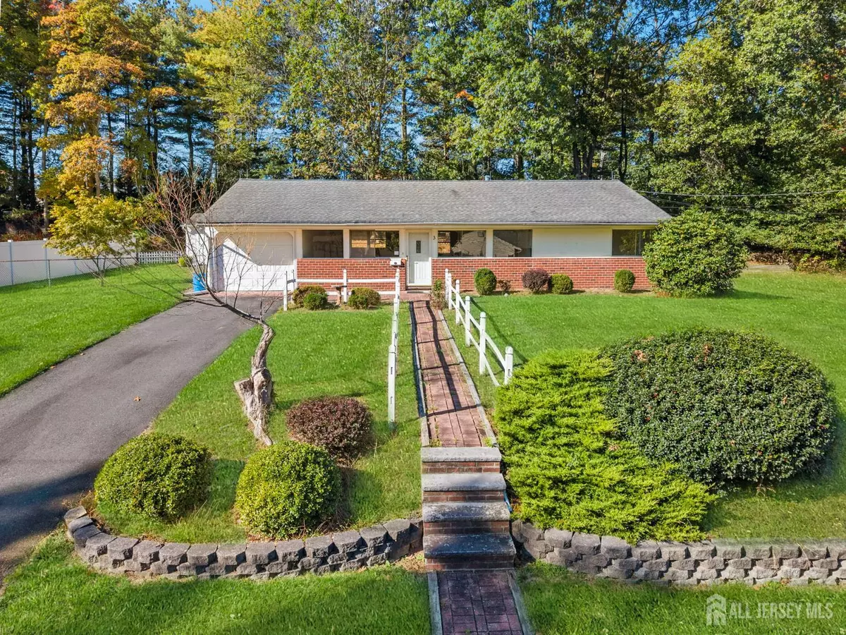 South Brunswick, NJ 08824,3 Halsey RD