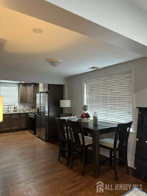 Woodbridge Proper, NJ 07095,242 Grove ST