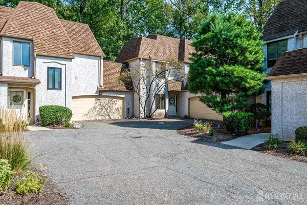 130 Park Gate DR #130, Edison, NJ 08820