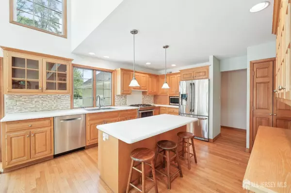 Hamilton, NJ 08690,924 Hughes DR