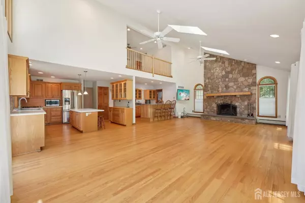 Hamilton, NJ 08690,924 Hughes DR