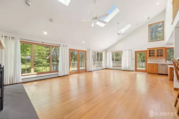 Hamilton, NJ 08690,924 Hughes DR