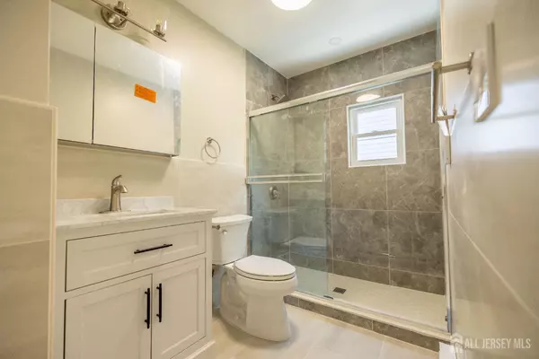 Jersey City, NJ 07305,13 Boyd AVE