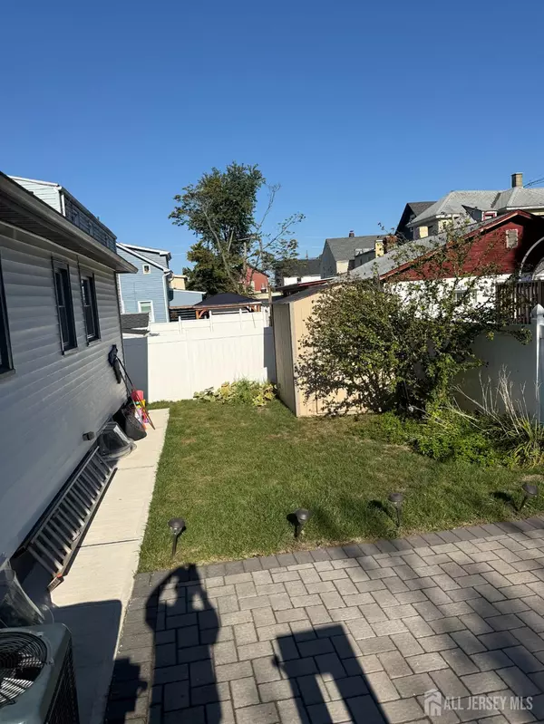 New Brunswick, NJ 08901,37 Hazelhurst ST
